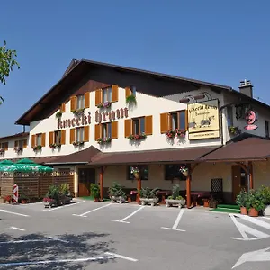 Kmecki Hram Pensiune