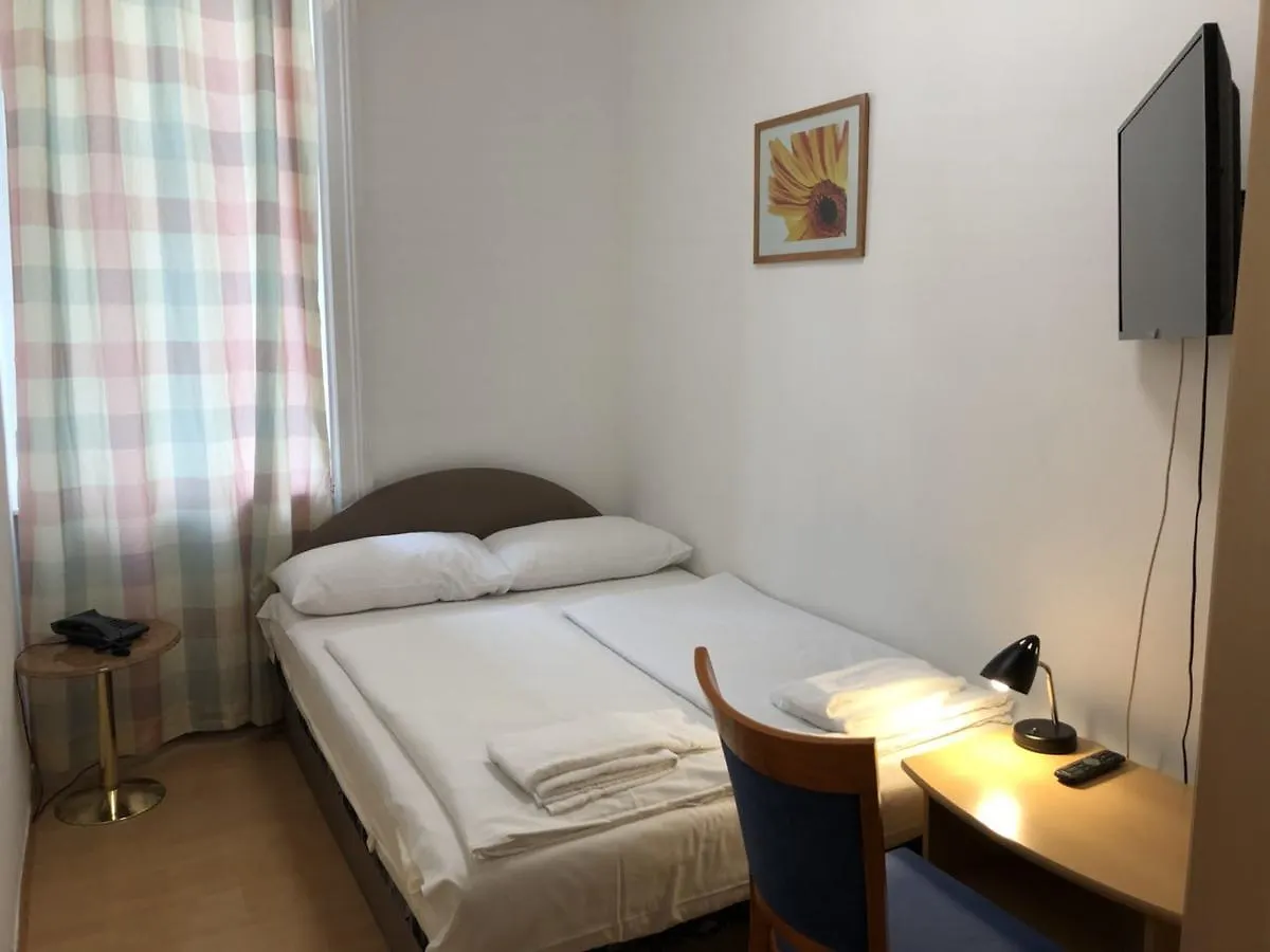 Pension Vera Vienna 2*,