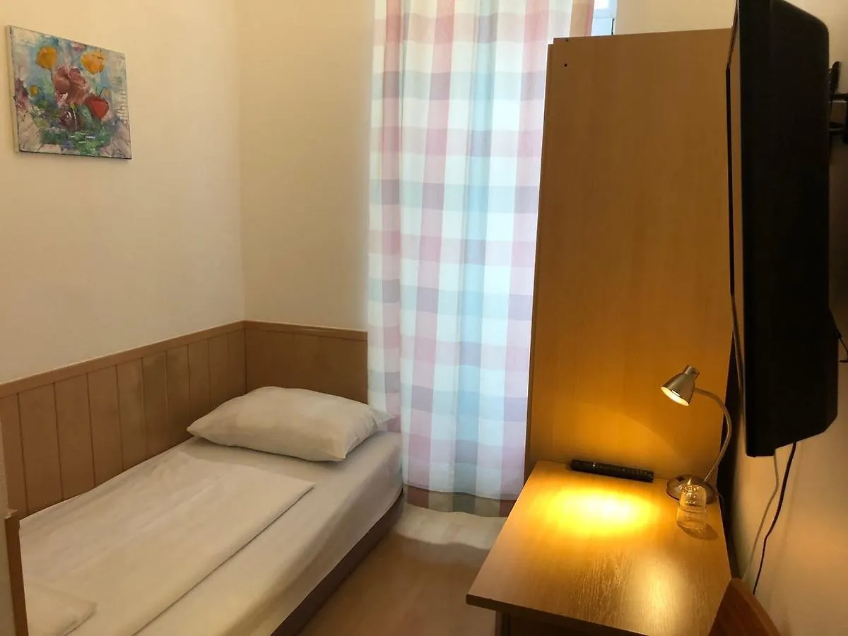 Pension Vera Vienna Guest house